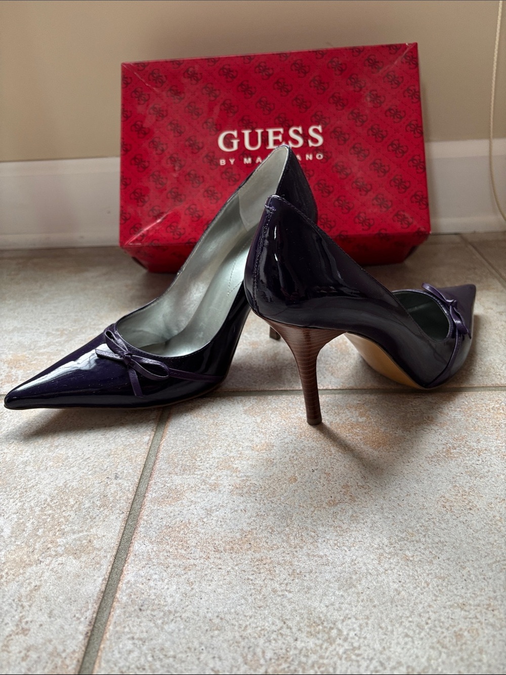 GUESS Glossy Pointed-Toe Pumps in Deep Purple
